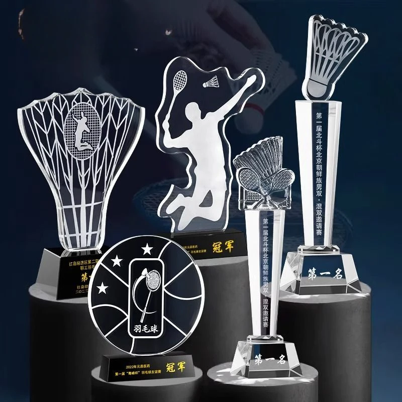 カスタマイズされた金属製、樹脂製スポーツバドミントントロフィ - Badminton Europe のレビューと価格
