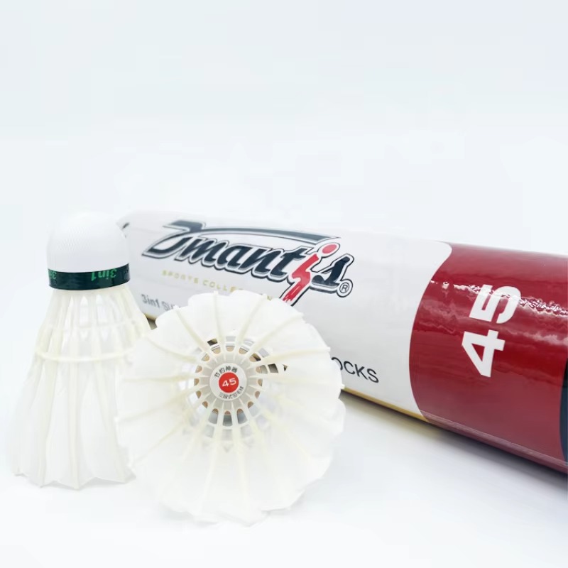 安定した飛行性能のプロ仕様グースフェザーバドミントンシャトル - Badminton Vietnam のレビューと価格