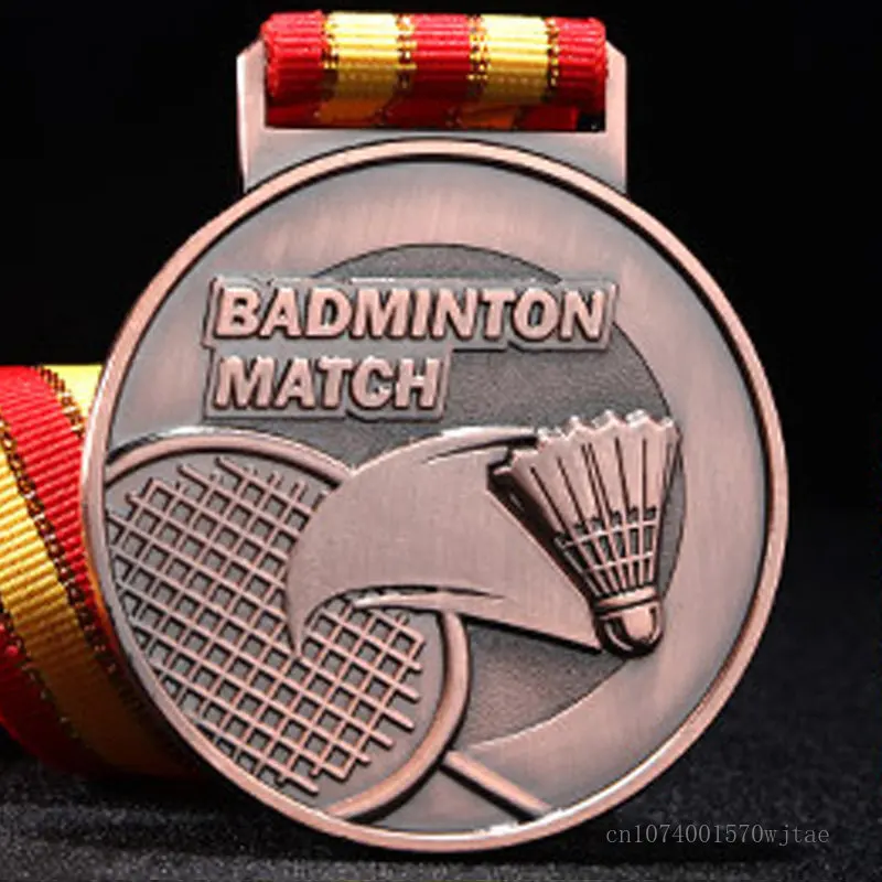 お部屋の装飾に使える、音楽記号をモチーフにした金属製メダル。 - Badminton Europe のレビューと価格